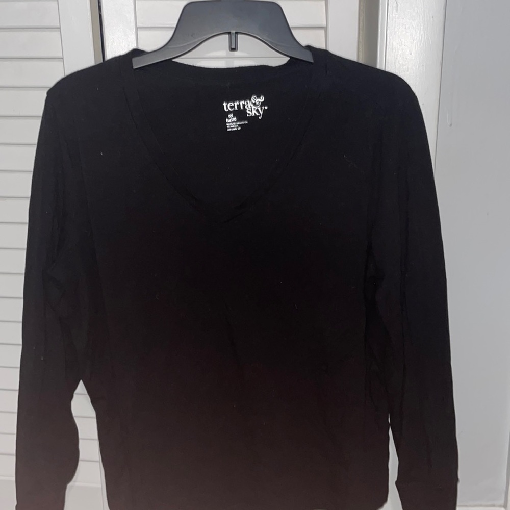 Black V-neck Long sleeve Tee. Size 14.